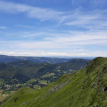 Des Volcans Saint-Chamant (Cantal)